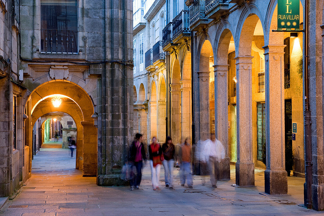 Spain, Galicia, Santiago de Compostela, listed as World Heritage by UNESCO, archways in Rua do Vilar