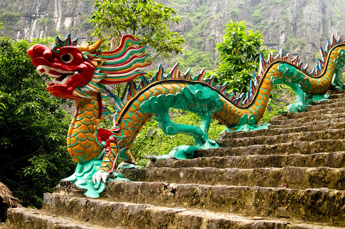 Vietnam, Ninh Binh Province, staircase leading to the temple Tam Coc