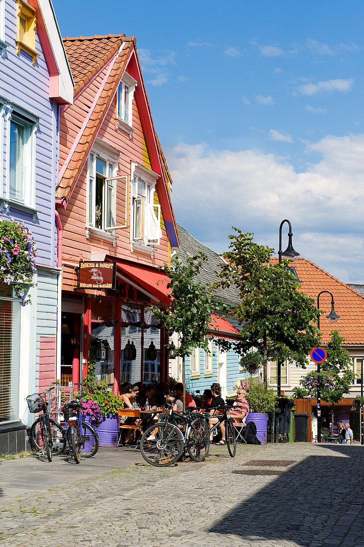 Norway, Rogaland County, Stavanger, colourful houses ans shops in Holmegate Street in downtown