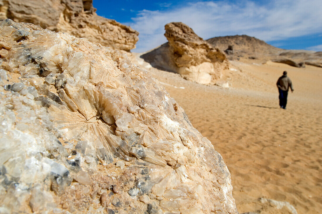 Egypt, Libyan Desert, crystal mountain, rock with crystal blocks