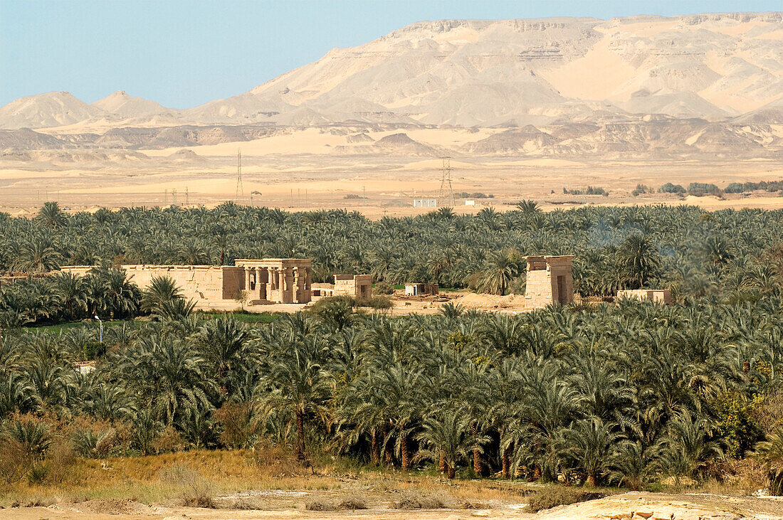 Egypt, Upper Egypt, Libyan Desert, Kharga Oasis, Hibis Temple