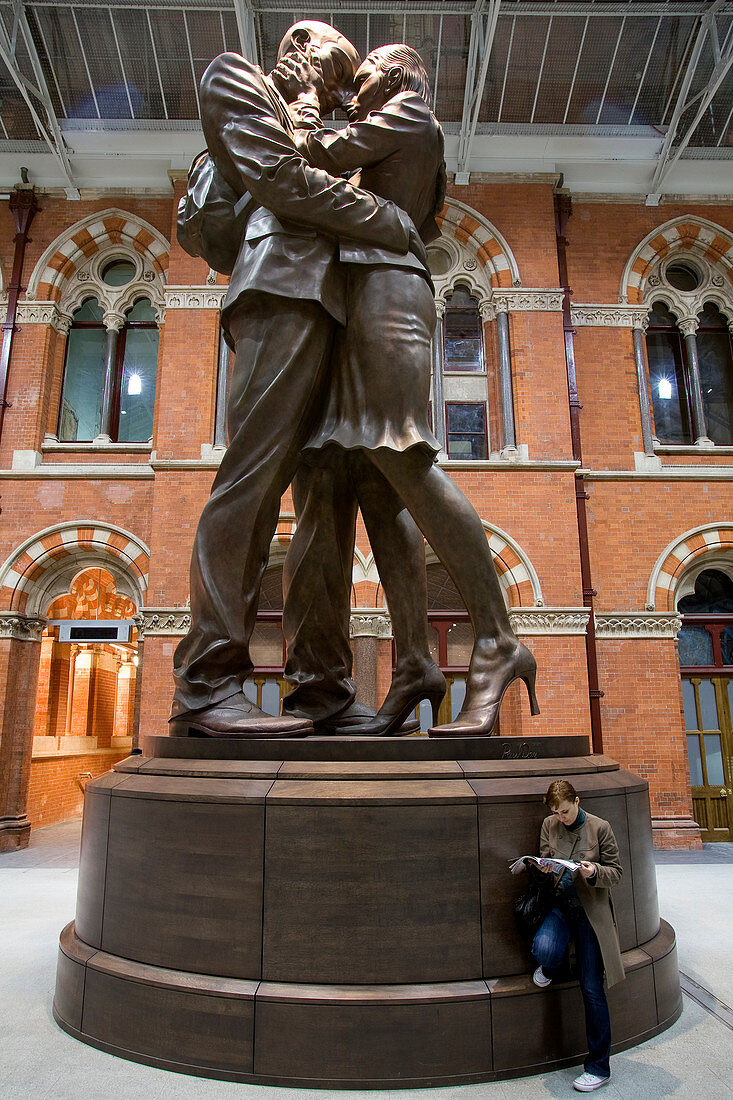 United Kingdom, London, St Pancras International train station, sculpture by British artist Paul Day entitled The Meeting Place