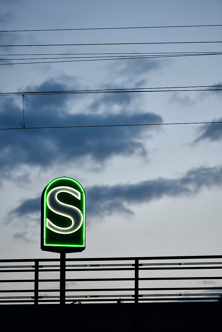 S-Bahn Schild in Berlin, Deutschland