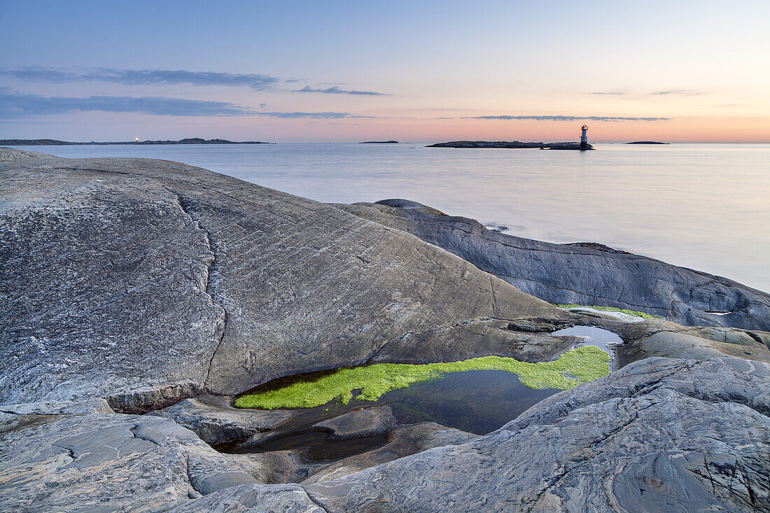 Rocky coast, Isle Hoenoe, Bohuslaen, Vaestra Goetaland County, Archipelago of Gothenburg, Scandinavia, South Sweden, Sweden, Northern Europe