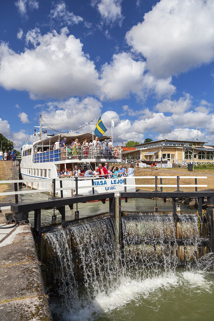 Passenger ship Wasa Lejon in the lock of the Goeta Canal, Berg, close to Linkoeping, oestergoetland, South Sweden, Sweden, Scandinavia, Northern Europe