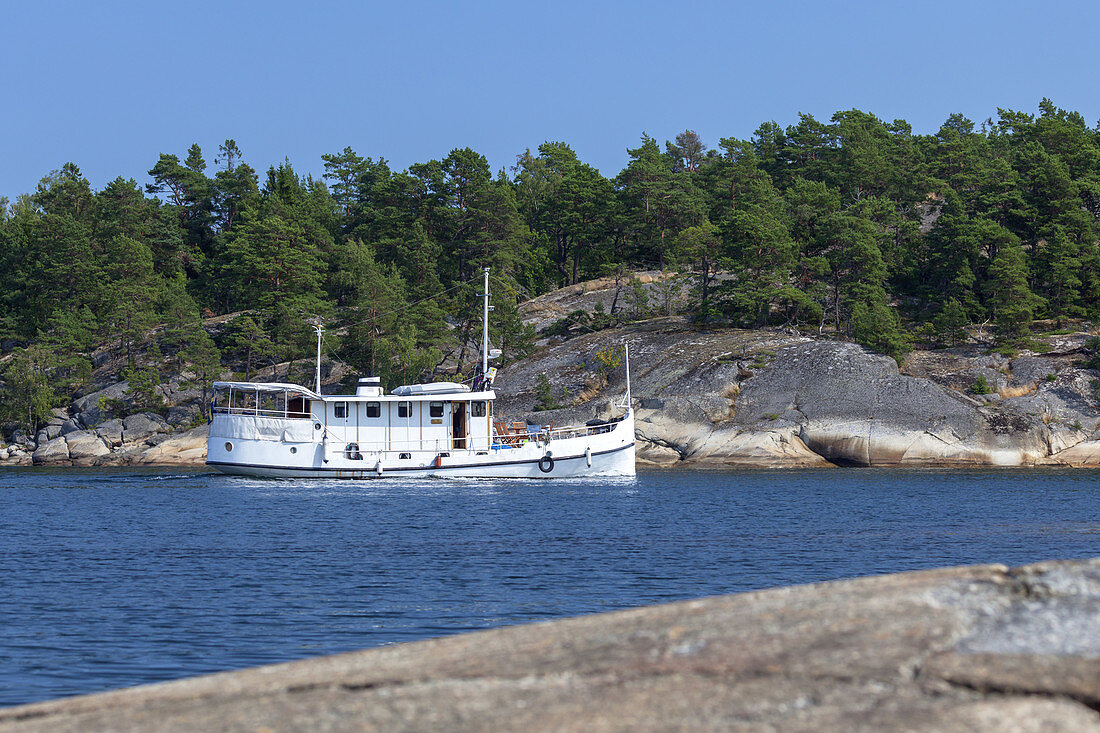 Boat near the island of Finnhamn in Stockholm archipelago, Uppland, Stockholms land, South Sweden, Sweden, Scandinavia, Northern Europe