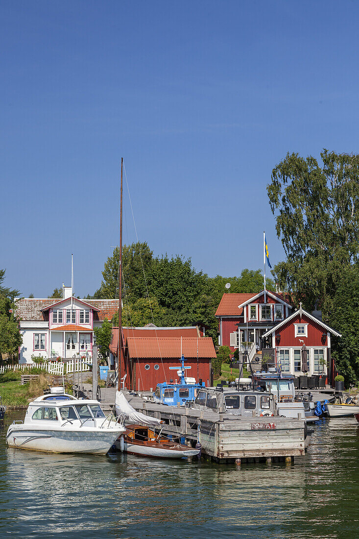 Harbour in Berg on the island of Moeja in Stockholm archipelago, Uppland, Stockholms land, South Sweden, Sweden, Scandinavia, Northern Europe