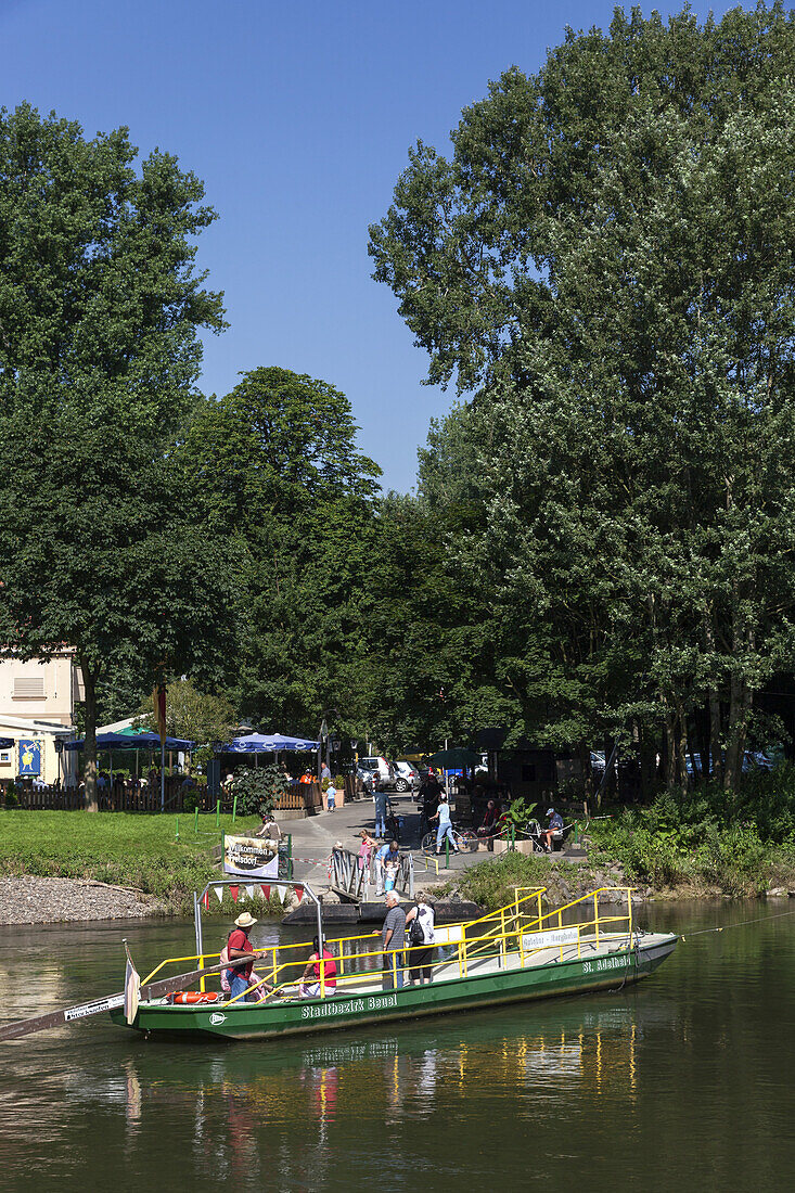 Einmann-Fähre über die Sieg bei Bergheim, Nebenfluss des Rheins, Troisdorf, Nordrhein-Westfalen, Deutschland