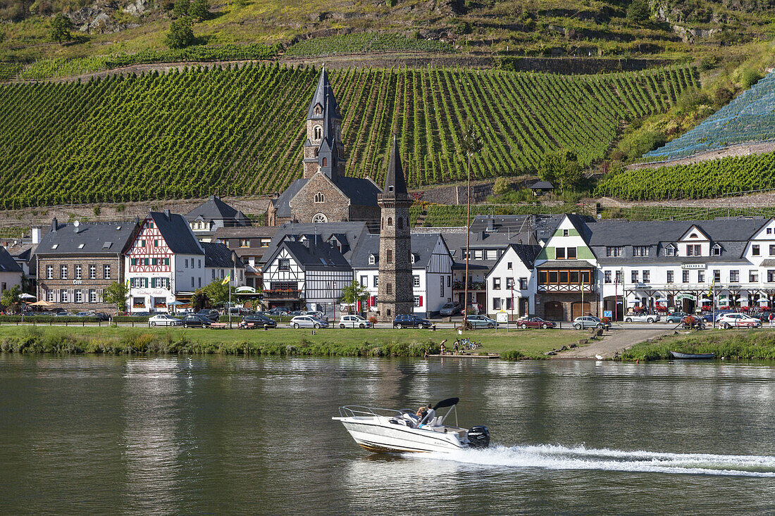 View over the Mosel at Hatzenport, Eifel, Rheinland-Palatinate, Germany, Europe