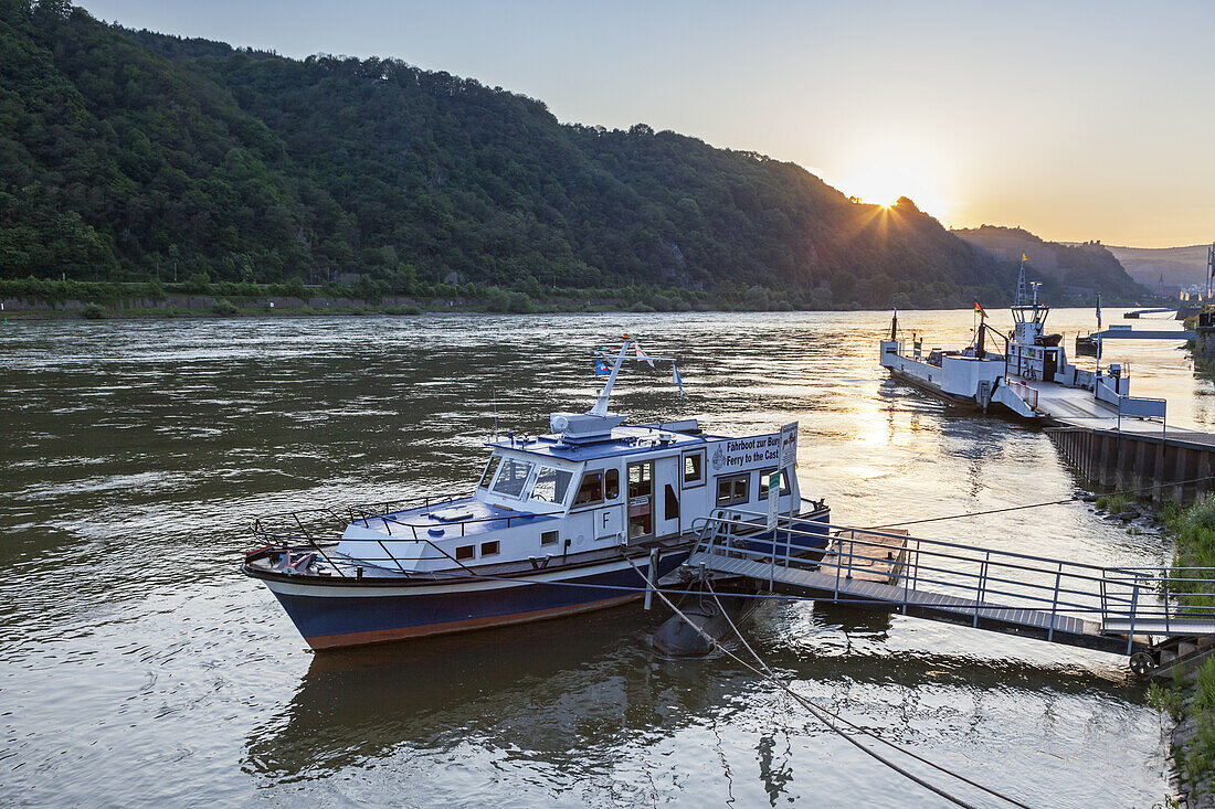 Ferry to Pfalzgrafenstein Castle on the Rhine,  near Kaub, Upper Middle Rhine Valley, Rheinland-Palatinate, Germany, Europe