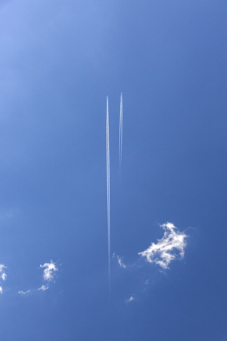 Flugzeuge am Himmel, Verkehr, Transport