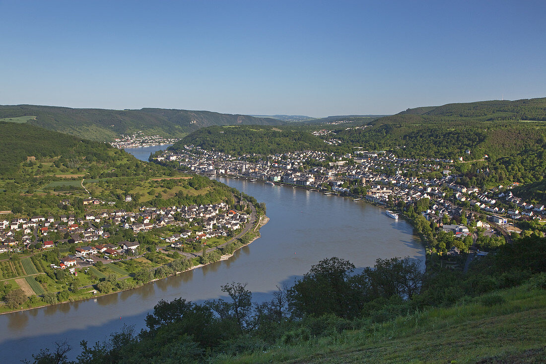 Blick auf die Rheinschleife des Rhein bei Boppard, Oberes Mittelrheintal, Rheinland-Pfalz, Deutschland, Europa