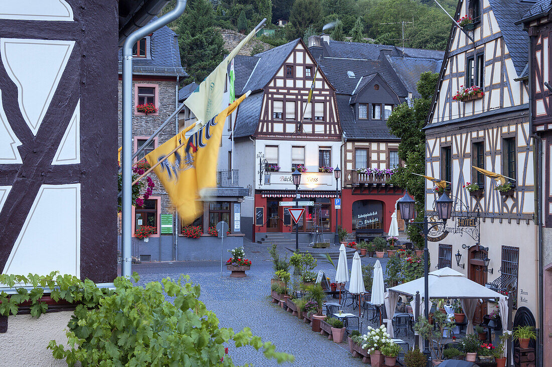 Wine taverne Weiler and marketplace in Oberwesel, Upper Middle Rhine Valley, Rheinland-Palatinate, Germany, Europe