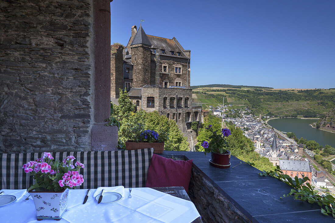 Hotel und Restaurant auf Burg Schönburg in Oberwesel am Rhein, Oberes Mittelrheintal, Rheinland-Pfalz, Deutschland, Europa