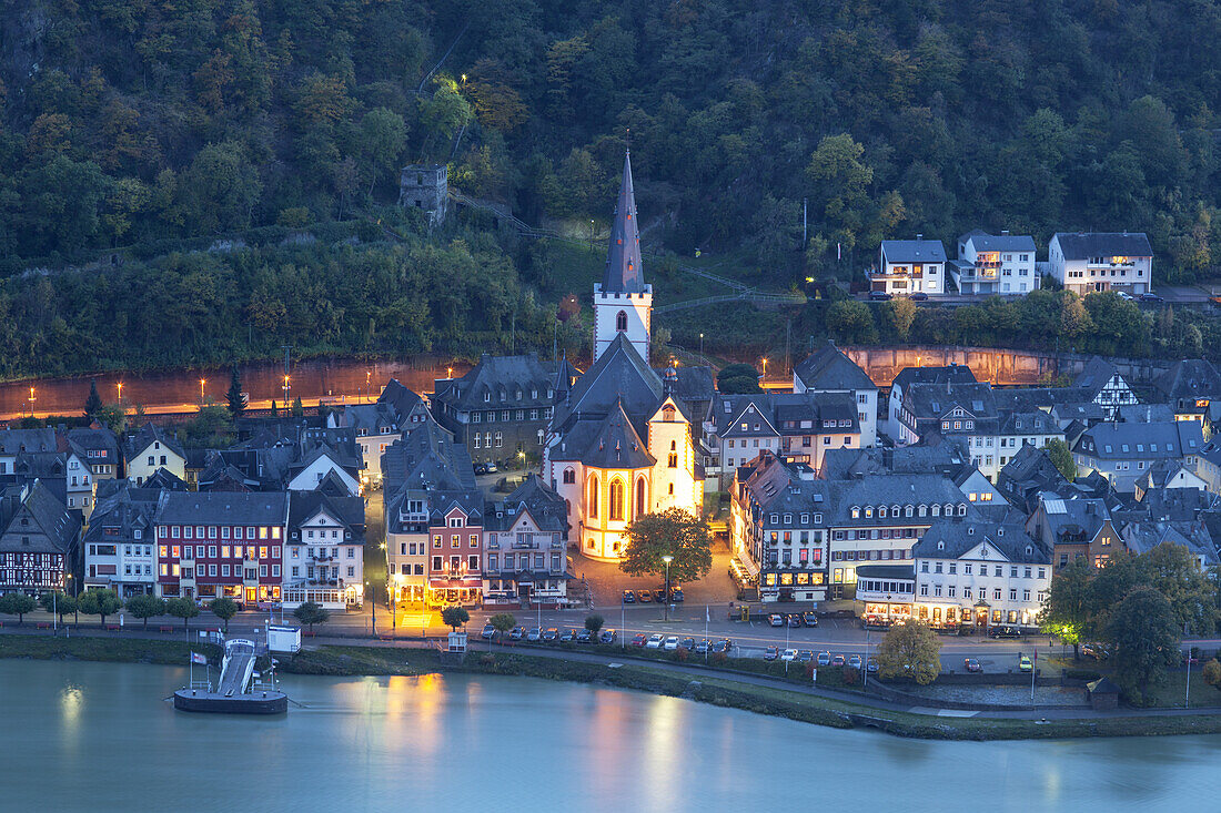 Blick von St. Goarshausen auf St. Goar am Rhein, , Oberes Mittelrheintal,  Rheinland-Pfalz, Deutschland, Europa