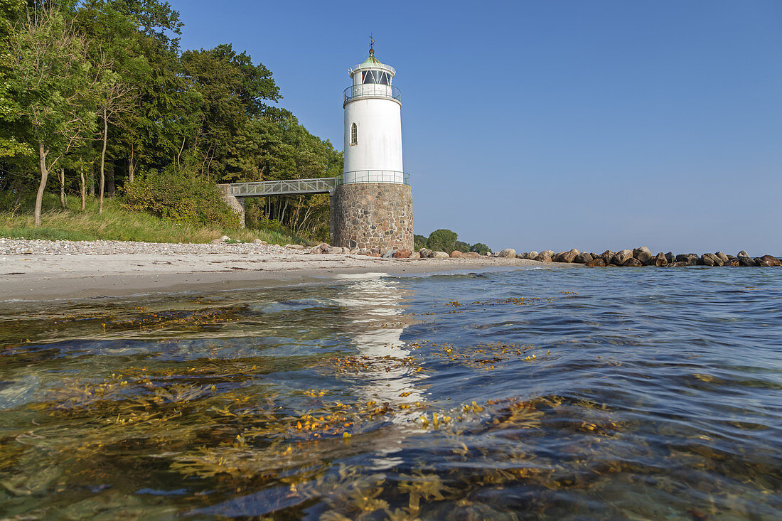 Leuchtturm an der Ostseeküste bei Fynshav, Insel Als, Dänische Südsee, Süddänemark, Dänemark, Nordeuropa, Europa
