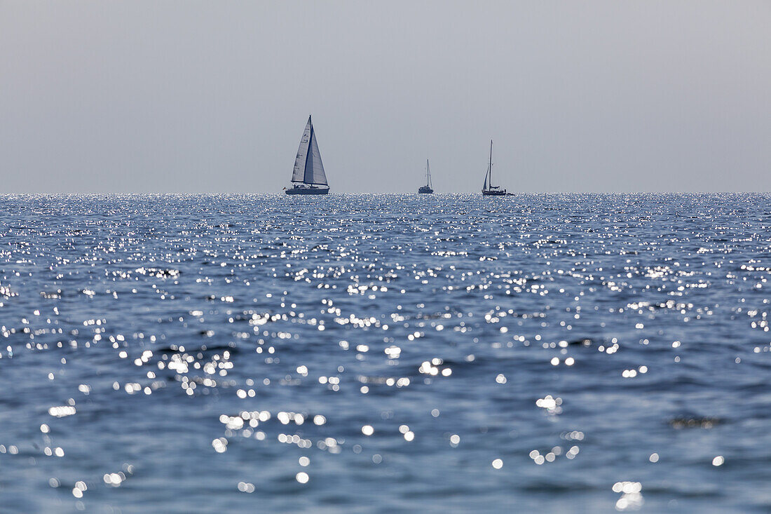 Segelboot auf der Ostsee vor der Insel Als, Dänische Südsee, Süddänemark, Dänemark, Nordeuropa, Europa