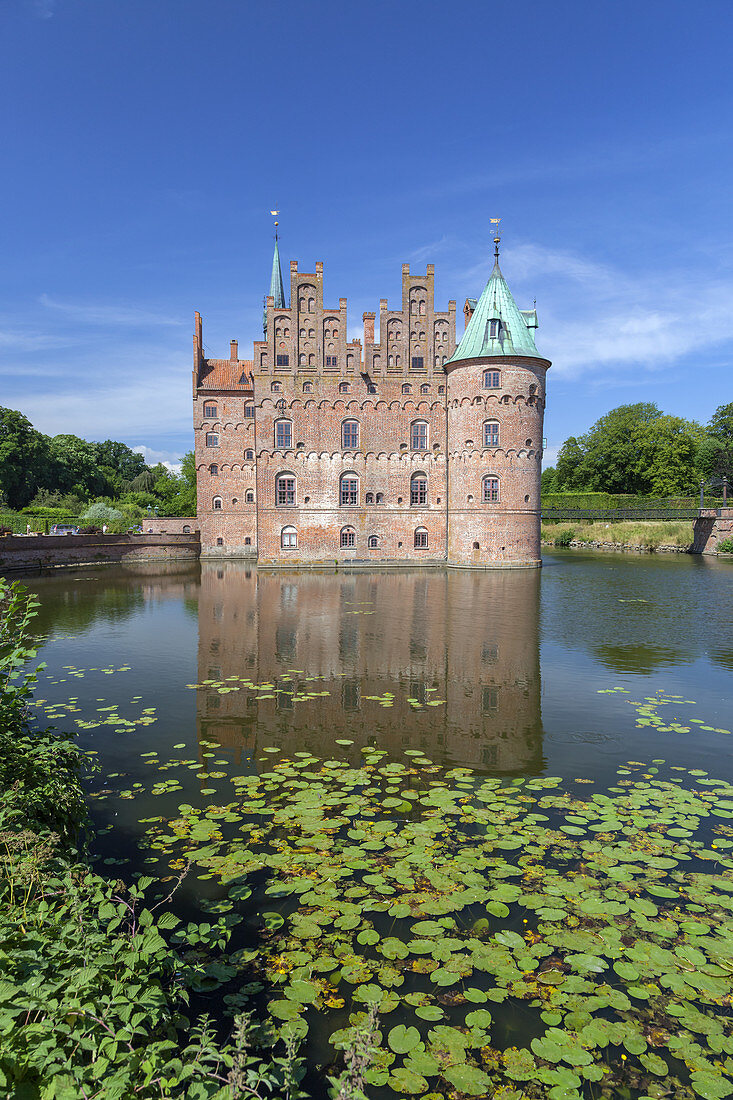 Renaissance-Schloss Egeskov auf der Insel Fünen, Dänische Südsee, Süddänemark, Dänemark, Nordeuropa, Europa