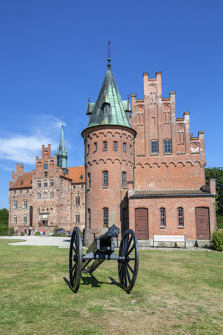 Renaissance-Schloss Egeskov auf der Insel Fünen, Dänische Südsee, Süddänemark, Dänemark, Nordeuropa, Europa