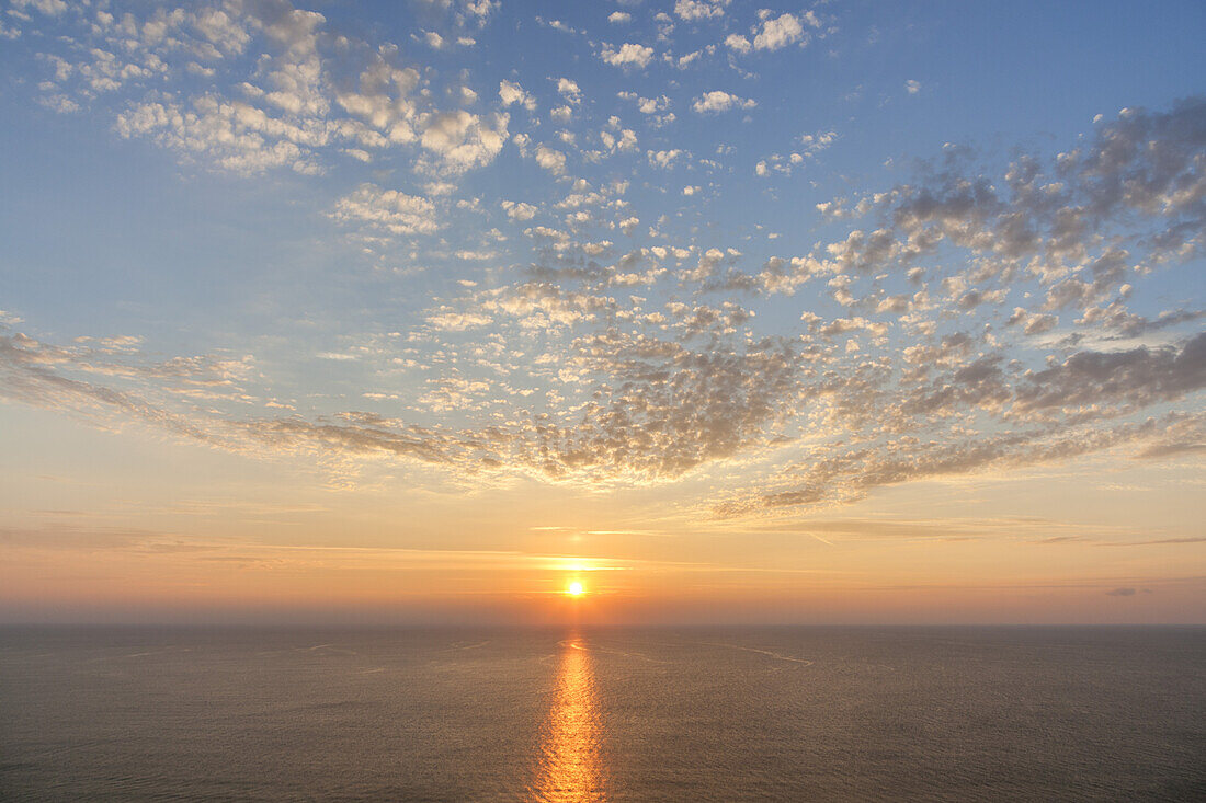 Sonnenuntergang über der Nordsee, bei Rubjerg Knude zwischen Lønstrup und Løkke, Nordjylland, Jylland, Dänemark, Nordeuropa, Europa