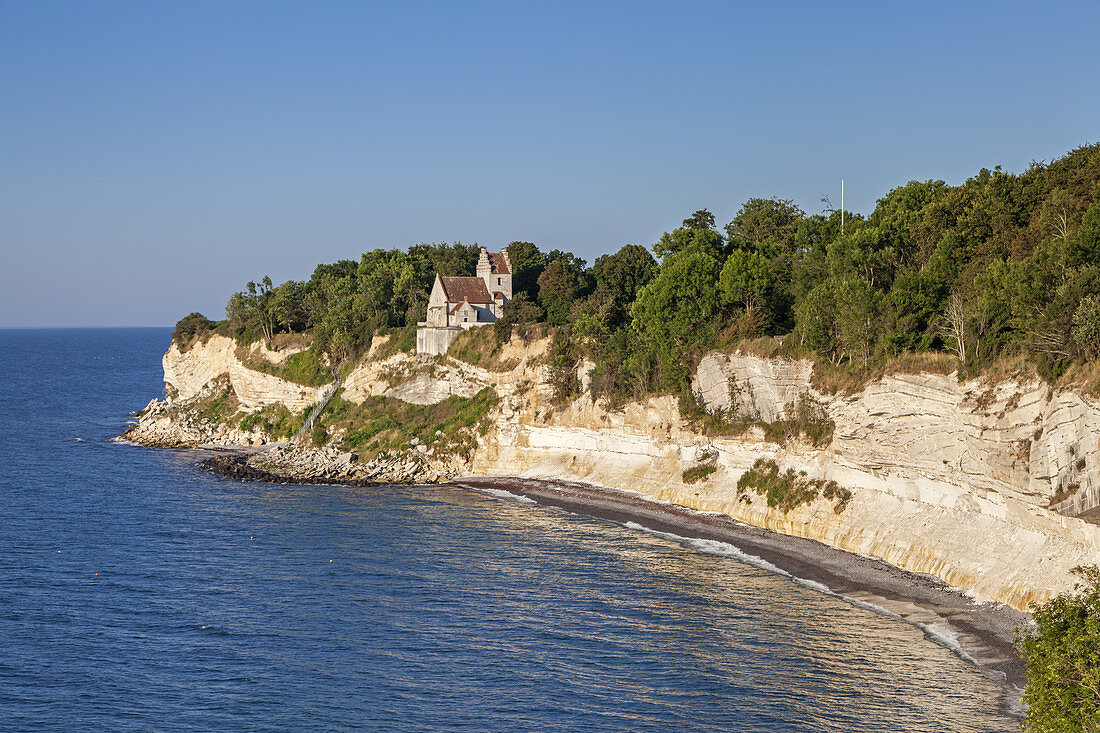 Old church of Højerup on the cliffs of Stevns Klint, Store Heddinge, Stevns Peninsula, Island of Zealand, Scandinavia, Denmark, Northern Europe