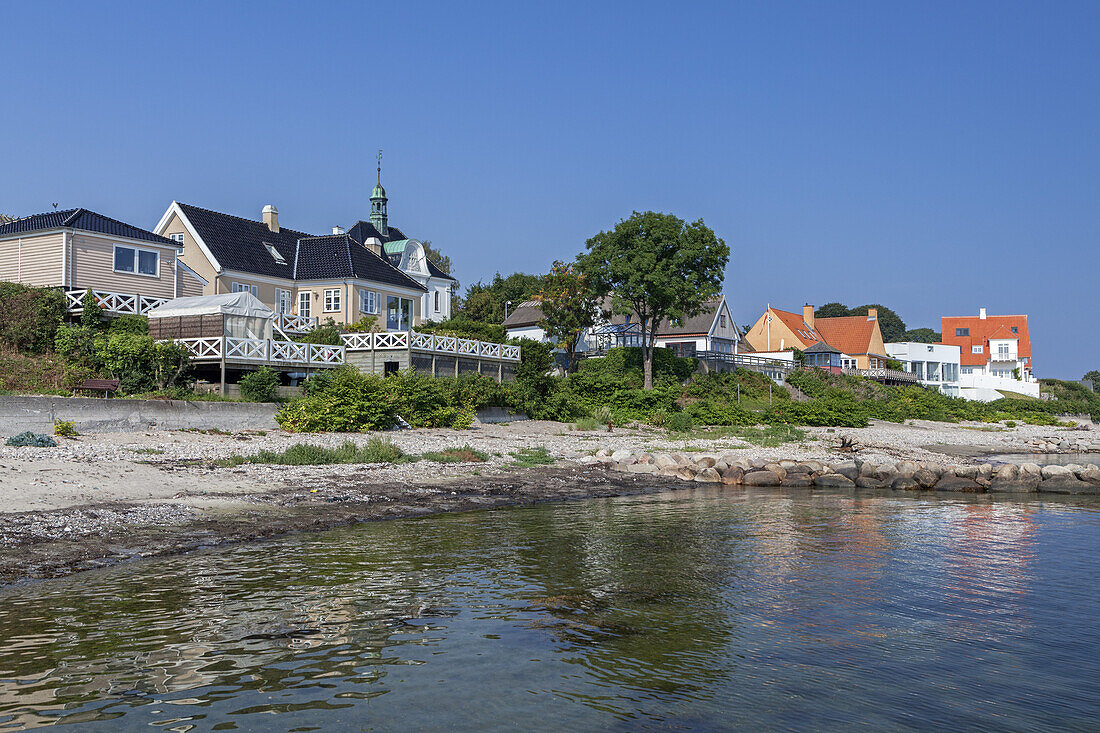 Häuser an der Ostseeküste in Hellebæck, Insel Seeland, Dänemark, Nordeuropa, Europa