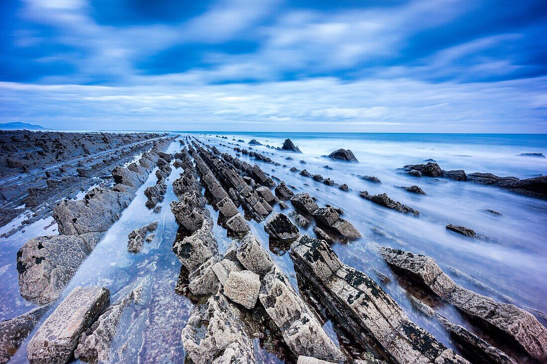 Spain, Euzkadi, Guipuzcoa, Beach and rocks showing rock formation named Flysch