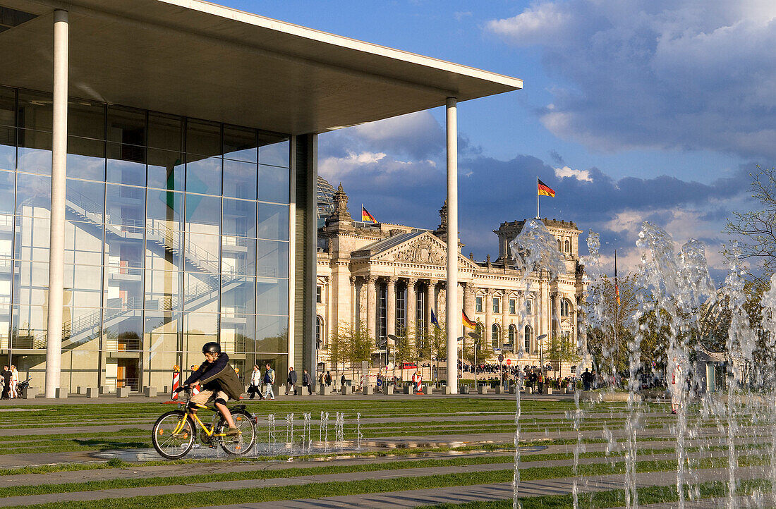 Germany, Berlin, Paul Lobe Haus Building by architect Stephan Braunfels, office of the parliamentary committees of the German parliament nearby Reichstag