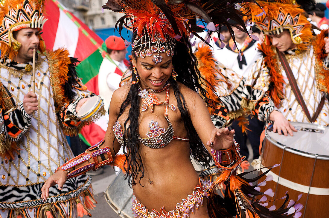 France, Alpes Maritimes, Nice, carnival parade, Brazilian dancer
