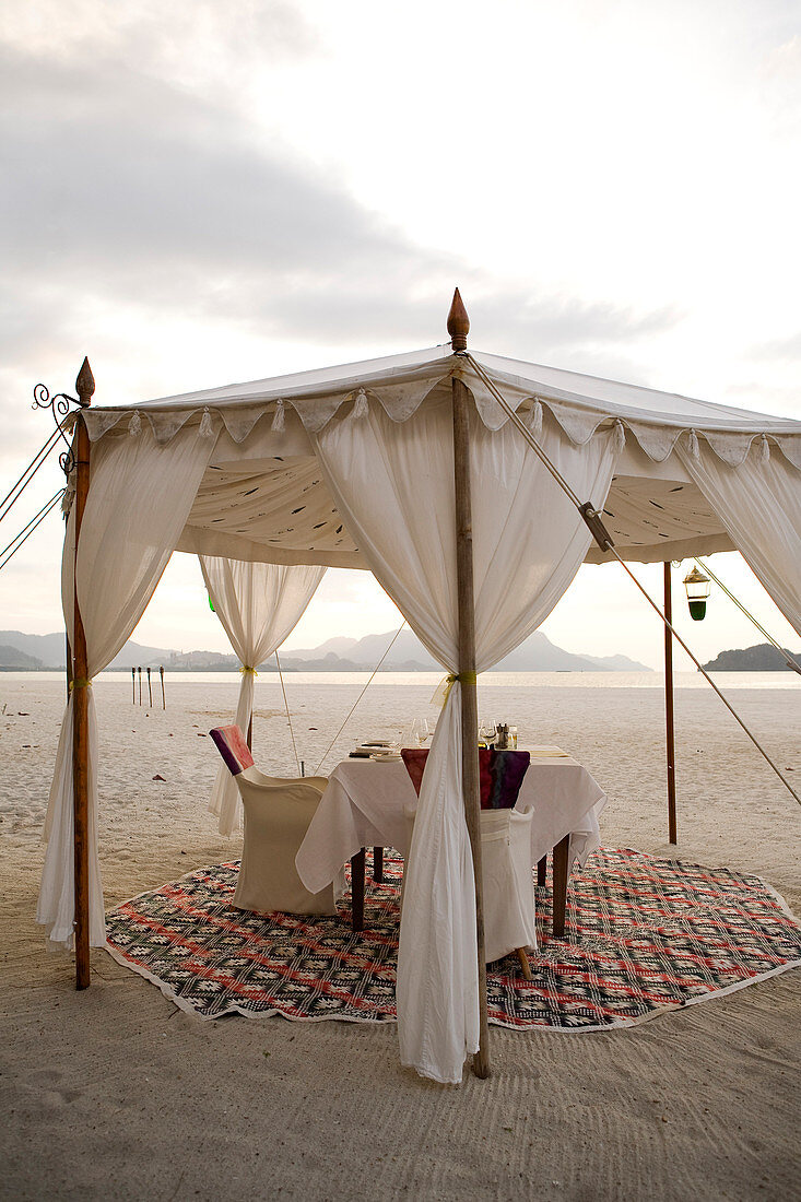 Malaysia, Kedah state, Andaman Sea, Langkawi island, Four Seasons Resort, romantic dinner on Tanjung Rhu beach