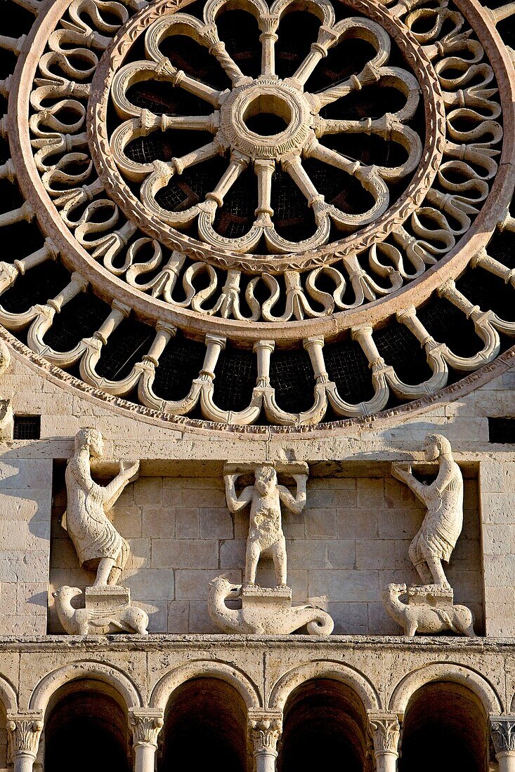 Italy, Umbria, Assisi, San Rufino Cathedral listed as World Heritage by UNESCO, detail of the main facade