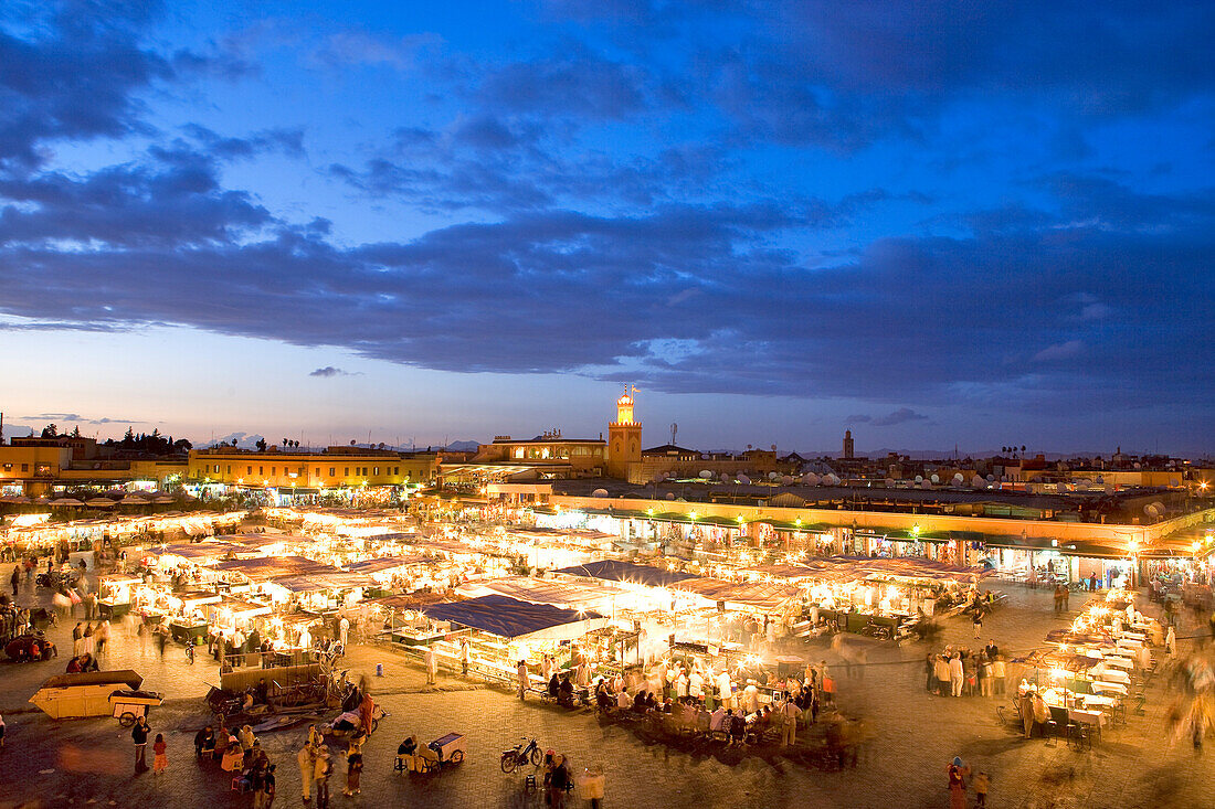 Morocco, Haut Atlas, Marrakesh, Imperial city, Medina listed as World Heritage by UNESCO, Jemaa El Fna square at sundown