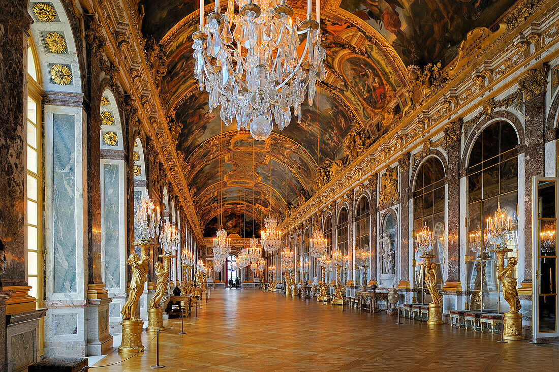 France, Yvelines, Chateau de Versailles, listed as World Heritage by UNESCO, Galerie des Glaces (Hall of Mirrors), length 73m and width 10,50m, with 17 windows and 357 mirrors, architect Jules Hardouin Mansart (1678 1684)