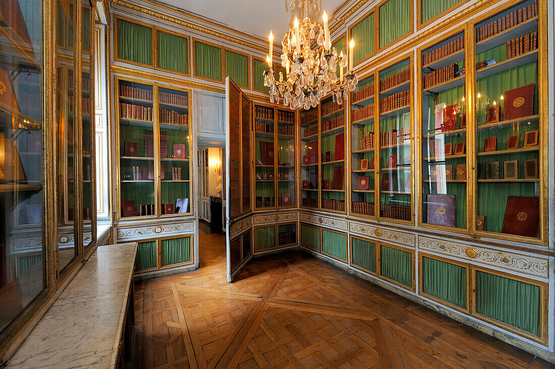 France, Yvelines, Chateau de Versailles, listed as World Heritage by UNESCO, the Queen's inner chambers, Marie Antoinette's bookcase