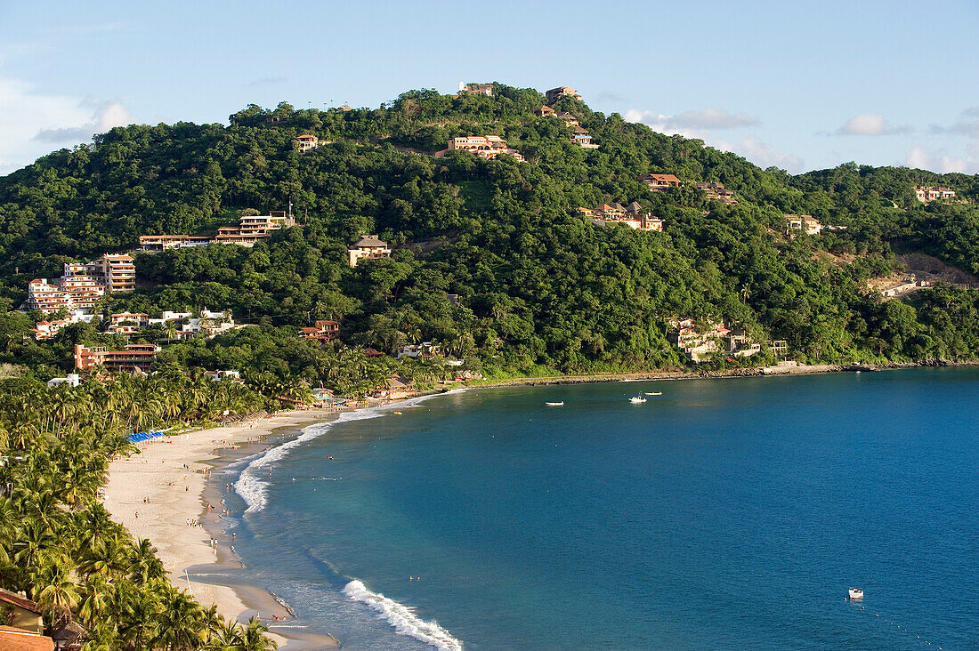 Mexico, Guerrero state, Zihuatanejo, La Ropa beach