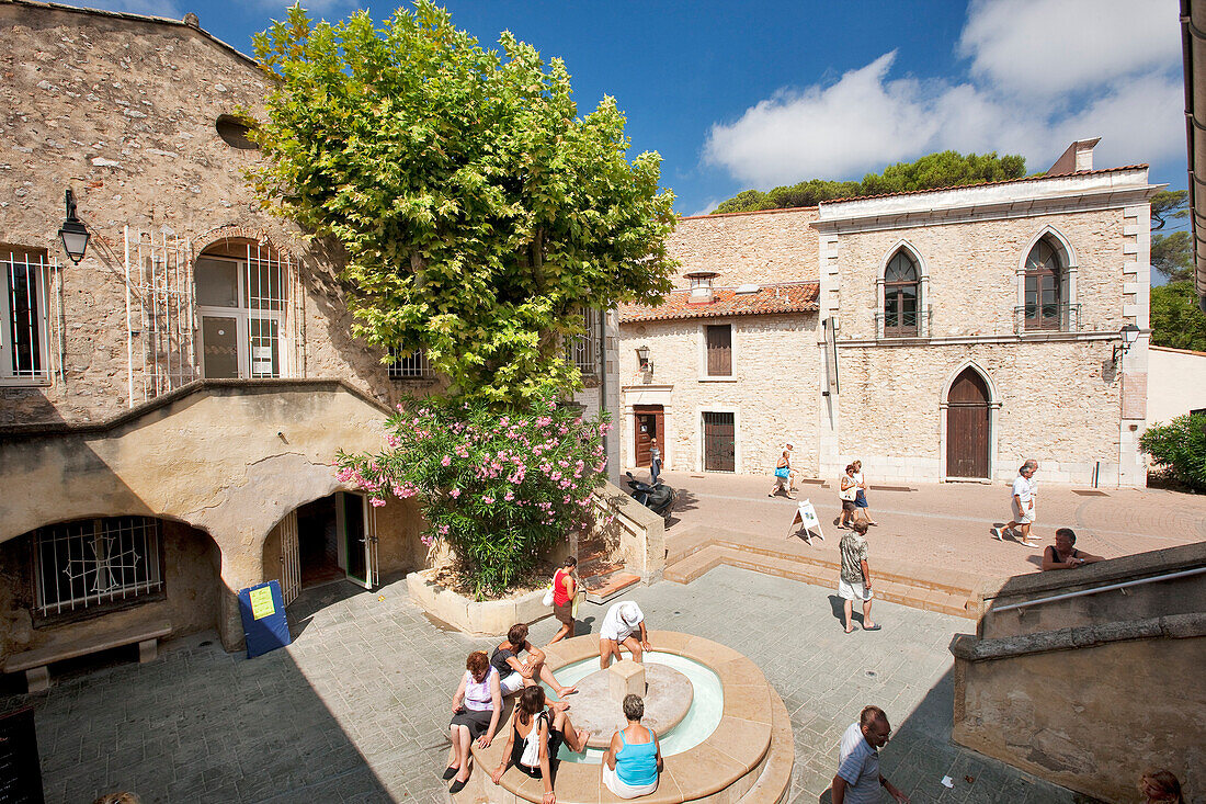 France, Herault, Balaruc Les Bains, Pavillon Sevigne called the foot baths with thermal water at 45 °