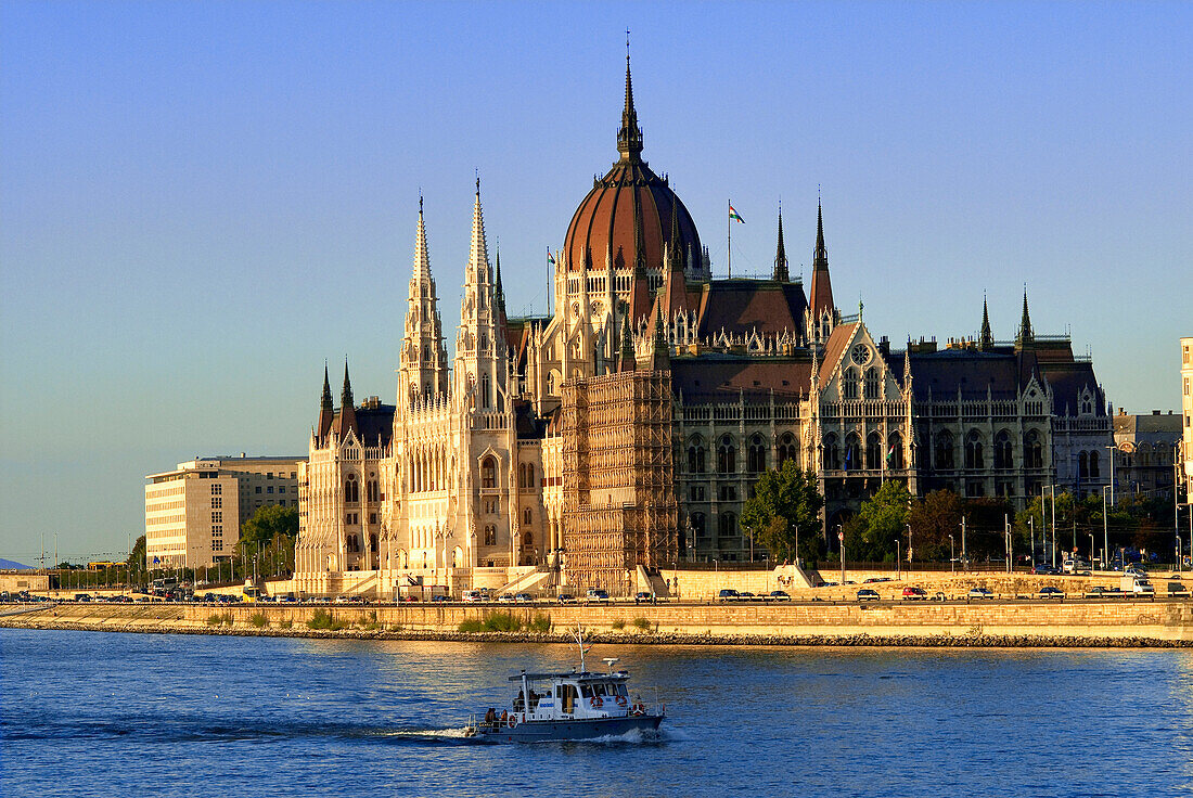 Hungary, Budapest, the Danube river and the Parliament seen from the other bank of the river, listed as World Heritage by UNESCO, Buda side