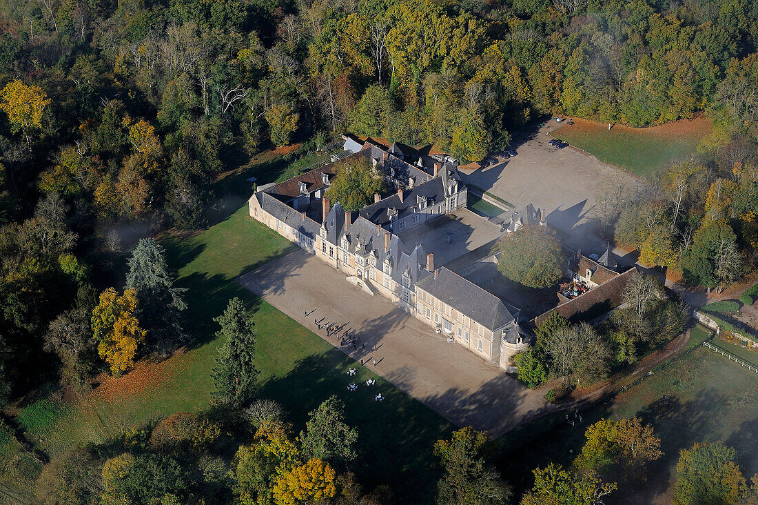 France, Loir et Cher, Villesavin Castle (Loire chateau) (aerial view)