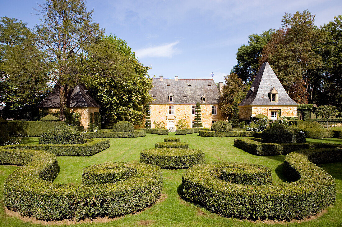 France, Dordogne, Perigord Noir, Salignac Eyvigues, Eyrignac Manor gardens