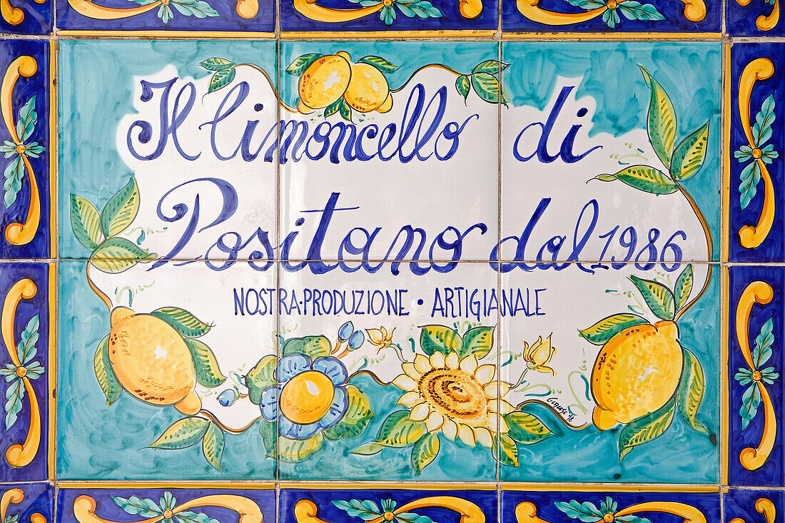 Italy, Campania, Amalfi Coast, listed as World Heritage by UNESCO, Positano, Sapori e profumi di Positano shop, specialized in lemon and limoncello (local alcohol made with lemon), earthenware