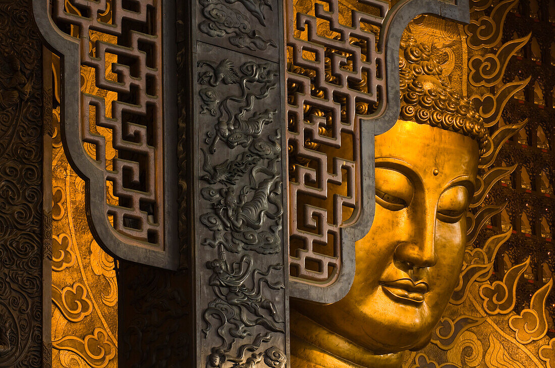 Taiwan, Kaohsiung District, Dashu, Fo Guang Shan Buddhist Monastery, Main Shrine housing 3 Buddhas : Buddha of compassion, Amitabha (here in the picture), Buddha of education, Sakyamuni and the Buddha of Medicine