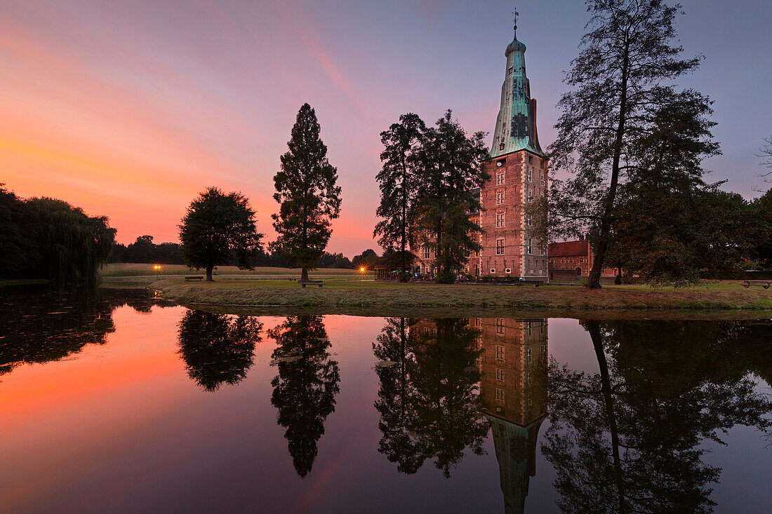 Raesfeld moated castle, Muensterland, North-Rhine Westphalia, Germany