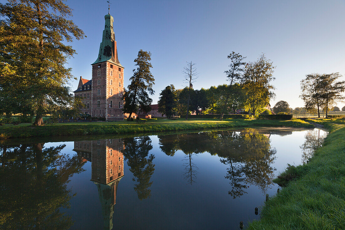 Raesfeld moated castle, Muensterland, North-Rhine Westphalia, Germany