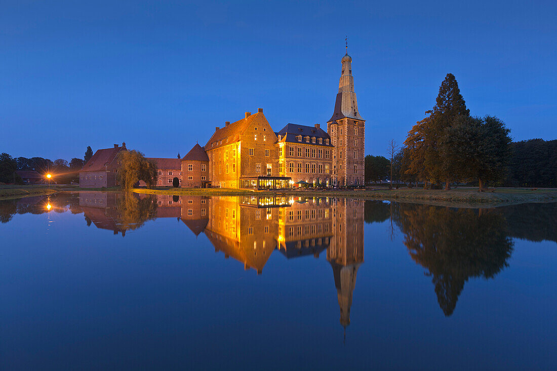 Raesfeld moated castle, Muensterland, North-Rhine Westphalia, Germany