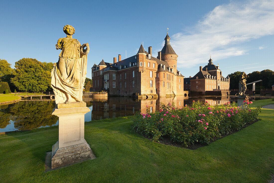 Anholt moated castle, near Isselburg, Muensterland, North-Rhine Westphalia, Germany