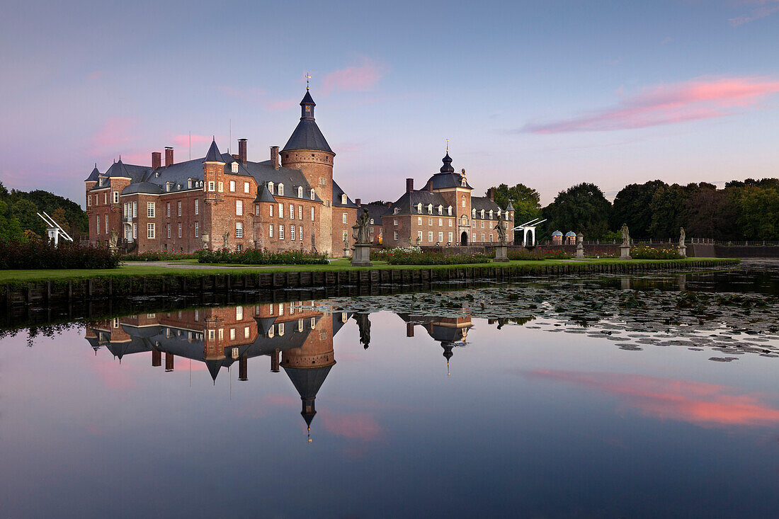 Wasserschloss Burg Anholt, bei Isselburg, Münsterland, Nordrhein-Westfalen, Deutschland