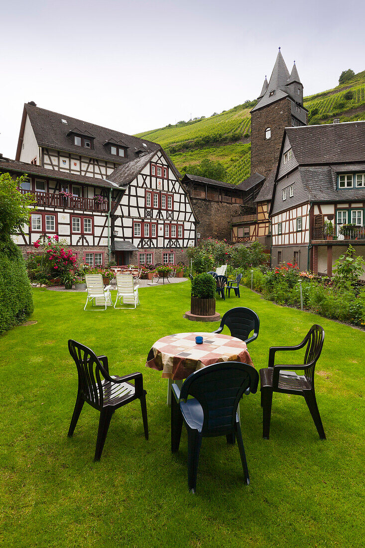 Guesthouse Im Malerwinkel, Steeger Gate in the Background, Bacharach, Rhine river, Rhineland-Palatinate, Germany