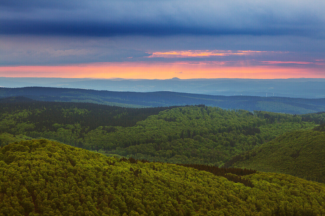 Blick vom Großen Inselsberg auf die Bergrücken des Thüringer Waldes, Thüringen, Deutschland