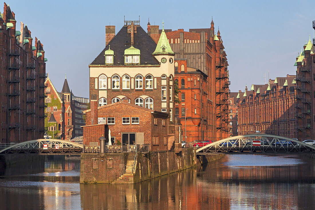 Wasserschloss in der Speicherstadt am Wandrahmsfleet, Hansestadt Hamburg, Norddeutschland, Deutschland, Europa