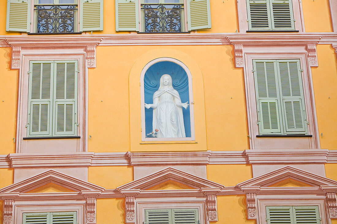 France, Alpes Maritimes, Menton, Place du Cap (Cap square)